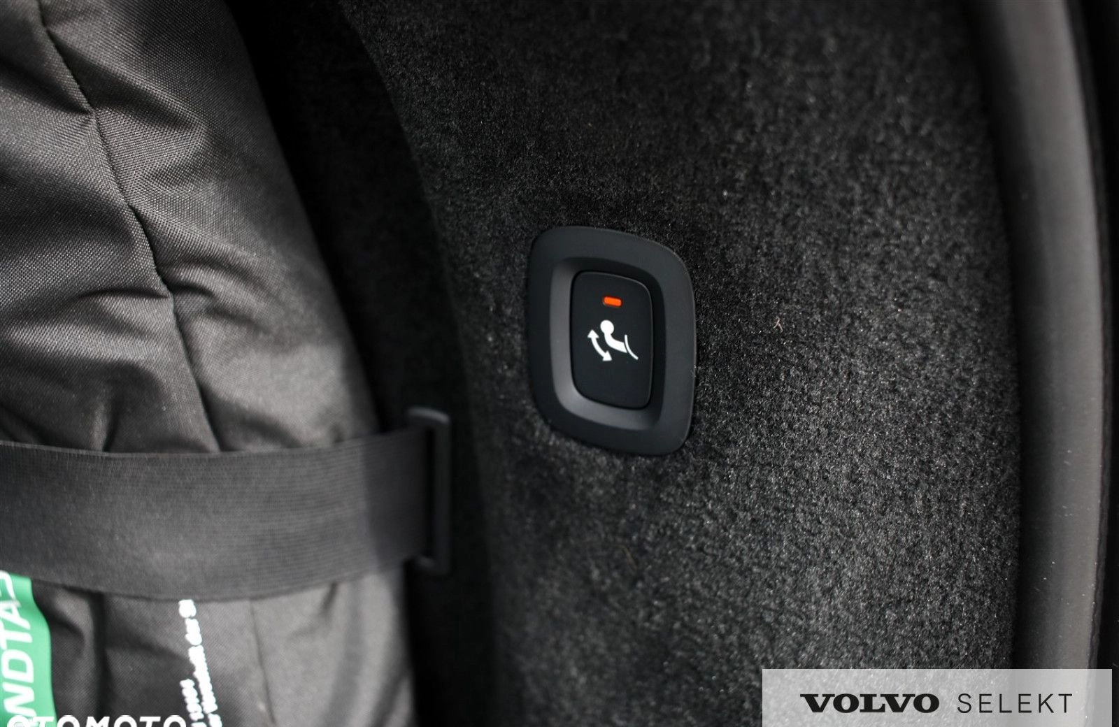 Volvo V90 Cross Country cena 325000 przebieg: 14000, rok produkcji 2023 z Tychy małe 704
